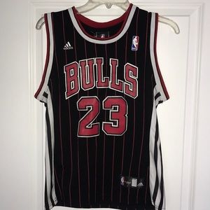 BULLS jersey- YOUTH MD.